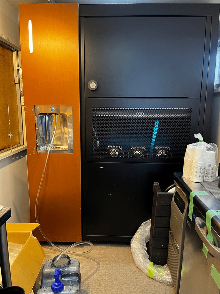 能登で使用されたアクアムの空気製水機