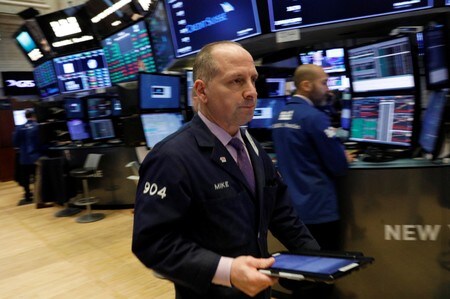 　２月１日、米国株式市場はまちまち。主要ハイテク企業の決算を控え、米債利回りが上昇する中、Ｓ＆Ｐ５００は小幅安となった。１月撮影（２０１８年　ロイター/Brendan McDermid）