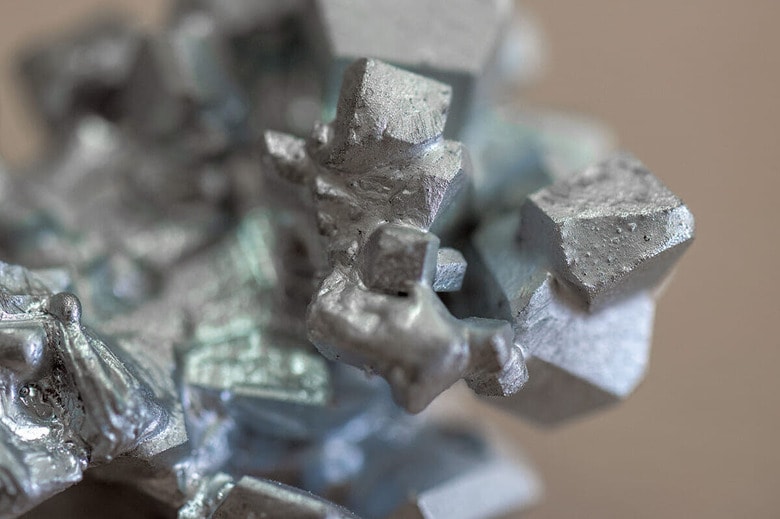 半導体の製造に重要なガリウムはほぼ中国産　HENDRIK SCHMIDTｰDPAｰREUTERS