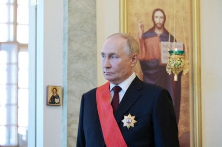 ロシアのプーチン大統領は２９日、ベネズエラ大統領選で選挙管理当局が現職大統領のマドゥロ氏の勝利を発表したことを受け、マドゥロ氏に祝意を表した。２８日撮影（２０２４年　ロイター/Sputnik/Alexei Danichev）