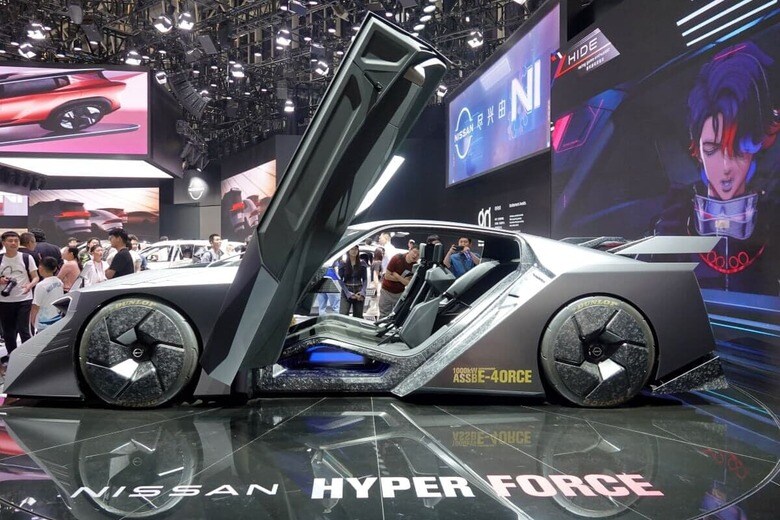 北京のモーターショーに出展された日産のEVコンセプトカー（今年5月）　CFOTO/Sipa USA/REUTERS