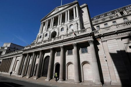 イングランド銀行（英中央銀行、ＢＯＥ）のラムスデン副総裁は１６日、英中銀は長期にわたり高金利を維持する必要がありそうだと述べた。（２０２３年　ロイター／Toby Melville）