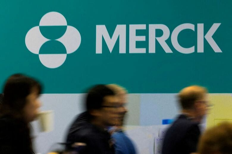 米製薬大手メルクのロゴ。6月23日、米カリフォルニア州サンディエゴで撮影。REUTERS/Mike Blake