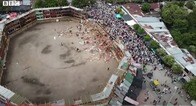 【映像】コロンビアで闘牛場の観客席が崩落