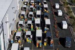 アマゾン、物流網を他社に開放　ＵＰＳやフェデックスに対抗