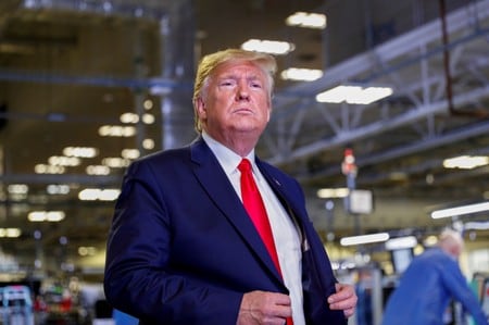 　１１月２１日、米ホワイトハウスのギドリー報道官は、トランプ大統領が上院で弾劾裁判が開かれることを望んでいると表明した。写真は１１月２０日、テキサス州オースチンの米アップルの工場で撮影（２０１９年　ロイター/Tom Brenner）