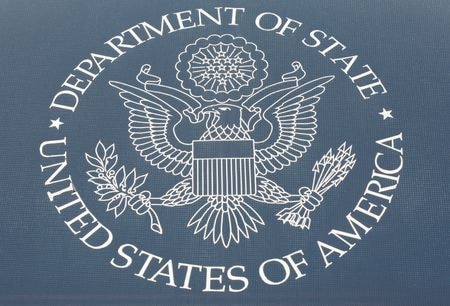 　２月１６日、米政権の高官は、ウクライナ国境付近から軍部隊を撤収しているとのロシアの主張は「誤り」だとの見方を示した。写真は米国務省のロゴ。米首都ワシントンで２０１７年１月撮影（２０２２年　ロイター/Joshua Roberts）