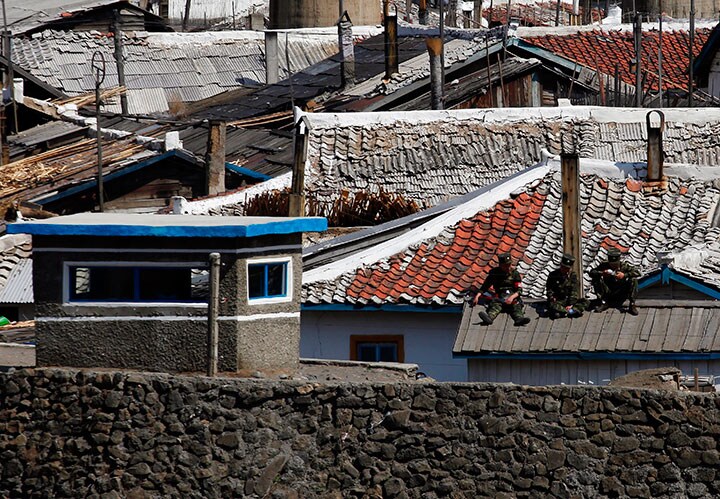 中朝国境に面した恵山市の家並み　John Ruwitch-REUTERS