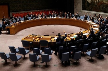 ６月２日、国連安保理は２１日、度重なる北朝鮮のミサイル発射を受けて、制裁リストを拡大する決議案を全会一致で採択した。写真は決議案を採決する安保理の様子。（２０１７年　ロイター／Mike Segar）