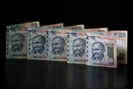 ＪＰモルガンの新興国債券指数「ＧＢＩ－ＥＭ」に組み入れられるインド国債は、足元で外国人投資家の購入規模が急増している。インドルピー紙幣、２０１３年６月撮影（２０２３年　ロイター／Vivek Prakash）