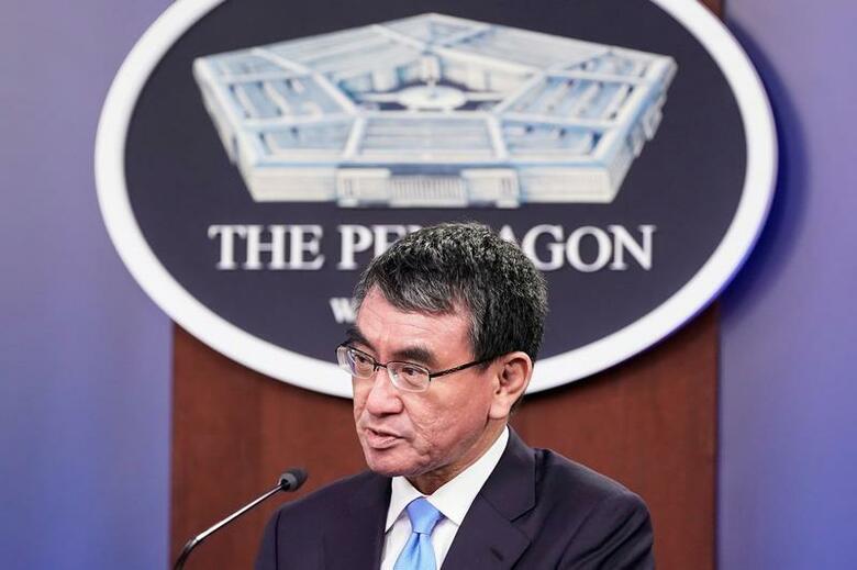 訪米中の河野防衛相は、商船の安全を確保するため、海上自衛隊を中東海域に派遣したことについて、日本国民の利益のためだとし、決定の正当性を説明した（2020年　ロイター／Joshua Roberts）