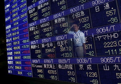 世界的な株安連鎖はどこまで拡大するのか　Issei Kato - REUTERS