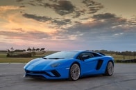 ランボルギーニ・アヴェンタドールが魅せた最新4WSの実力