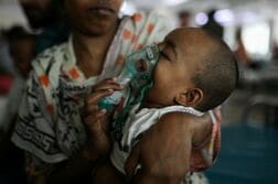 バングラデシュのはしか死者数、疑いを含めて3月以降999人に