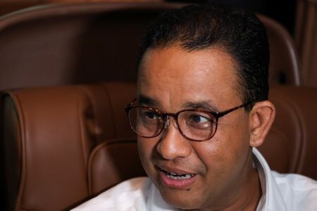 ４月２２日、 ２月のインドネシア大統領選で落選した２候補が選挙のやり直しなどを求めて憲法裁判所に異議を申し立てた件で、憲法裁は２２日、アニス前ジャカルタ特別州知事（写真）の陣営による申し立てを棄却した。西ジャワ州タシクマラヤで１月撮影（２０２４年　ロイター/Ajeng Dinar Ulfiana）