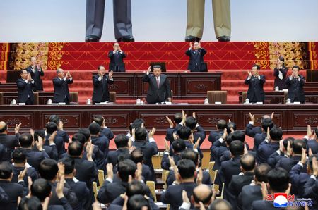 3月22日、北朝鮮の平壌で開かれた最高人民会議に出席する金正恩委員長朝鮮労働党総書記。  KCNA via REUTERS