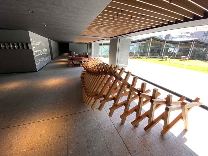 学生向け賃貸棟を設定した「コムレジ赤羽」の学生棟エントランスロビー。筆者撮影