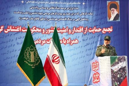 イラン革命防衛隊のサラミ司令官は２日、同国は戦争に向かっているわけではないものの、いかなる衝突も恐れないと表明した。タスニム通信が報じた。昨年１１月撮影（２０２０年　ロイター／Nazanin Tabatabaee）