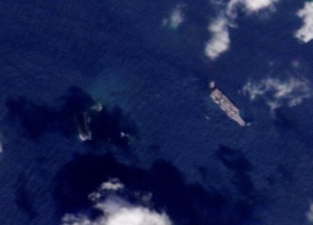 米領バージン諸島のセントトーマス島沖で撮影された最新鋭原子力空母「ジェラルド・フォード」の衛星画像。１月撮影の提供写真。PLANET LABS PBC/Handout via REUTERS