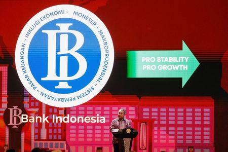 　インドネシア中央銀行は２０日、主要政策金利の７日物リバースレポ金利を予想通り６．００％に据え置くことを決定した。ルピアへの圧力がここ数日強まる中、通貨の安定維持を重視した。２０２２年１１月撮影（２０２４年　ロイター／Willy Kurniawan）