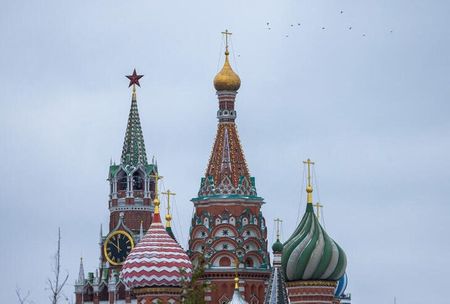米国務省は７日、ロシア政府が中南米全域で虚偽情報を拡散させる画策に資金を提供していると非難した。写真は、クレムリンのドーム。２０２３年１０月２７日にモスクワで撮影。（２０２３年　ロイター／Maxim Shemetov）