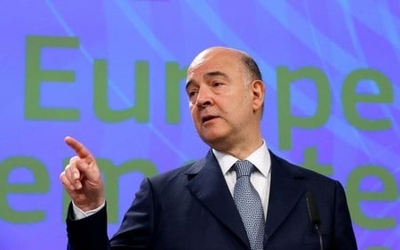 　６月１３日、欧州委員会のモスコビシ委員（経済・財務・税制担当）は、フランス政府は今年の財政赤字の対国内総生産（ＧＤＰ）比率を欧州連合（ＥＵ）が定める上限（３％）を下回る水準に抑えるべきとの見解を示した。写真はブリュッセルで５月撮影（２０１７年　ロイター/Francois Lenoir）