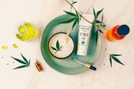 悪質な製造元も──噂のCBDコスメ「シワを減らす」効果は示されていない