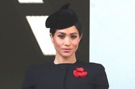 「イギリス人ぶってる」...メーガン妃の「赤いポピー」で論争勃発