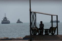 原油先物2.5％超高、米・イラン軍事衝突再燃で供給不安