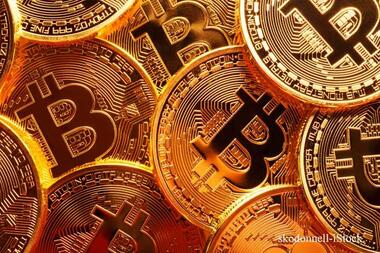 岐路に立つビットコイン