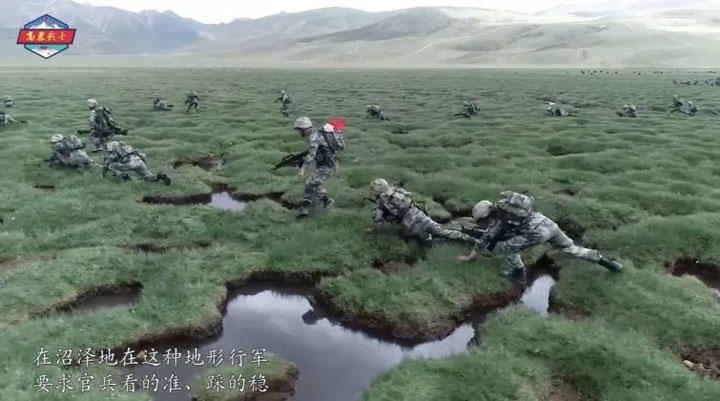 インドとの国境地帯で戦闘訓練を行う人民解放軍　CHINESE PEOPLE\'S LIBERATION ARMY TIBET MILITARY COMMAND