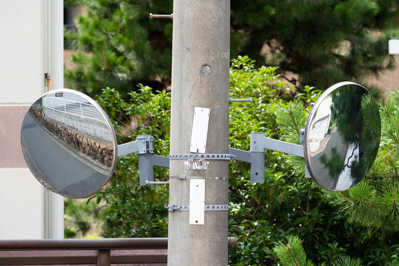 「危ない人」は見ただけでは分からないが、「危ない場所」なら探すことができる（写真はイメージです）　Asobinin-iStock