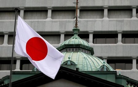 　７月２３日、日銀の金融市場局は、午前の指し値オペについて「朝方から長期金利が急速に上昇していることなどを踏まえ、１０年物国債金利の操作目標をゼロ％程度とする金融市場調節方針を、しっかり実現するように実施した」とコメントした。写真は日銀。２０１６年９月撮影（２０１８年　ロイター／Toru Hanai）