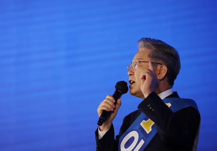 与党・共に民主党の次期大統領候補、李在明（イ・ジェミョン）京畿道知事　REUTERS/Kim Hong-Ji
