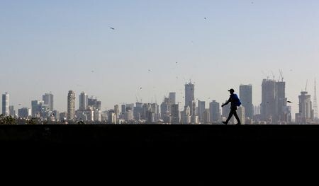 　５月３０日、シティはＳ＆Ｐグローバル・レーティングスが２０２６年後半までにインドのソブリン格付けを引き上げるとの見通しを明らかにした。写真は２０１７年３月、ムンバイで撮影（２０２４年　ロイター/Danish Siddiqui）