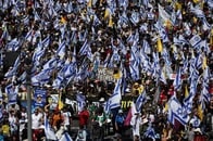 イスラエルはなぜ大規模ガザ攻撃を再開したのか、この先何が起こるのか