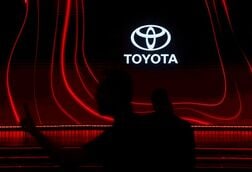 トヨタ、ＡＩで運転支援技術を高度化　28年から順次搭載