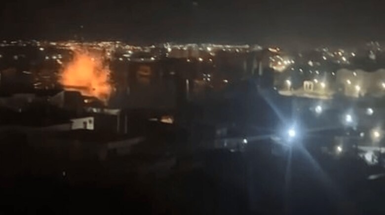 ロシア黒海艦隊の母港セバストポリを襲うドローンと応戦するロシア軍（4月23日〜24日）　Mail Online/YouTube