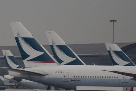 　６月９日、香港のキャセイ・パシフィック航空は、新型コロナウイルスの流行で大打撃を受けた経営の立て直しに向け、香港政府主導の３９０億香港ドル（５０億３０００万米ドル）規模の資本増強計画を発表した。写真は同社の旅客機。香港で２０１６年３月撮影（２０２０年　ロイター／Bobby Yip）