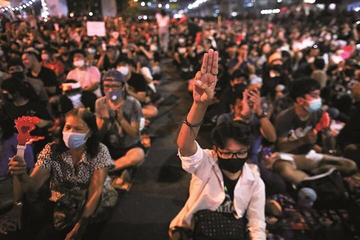 世界各地で反政府デモが起きているが……（写真はタイ）　SOE ZEYA TUNーREUTERS