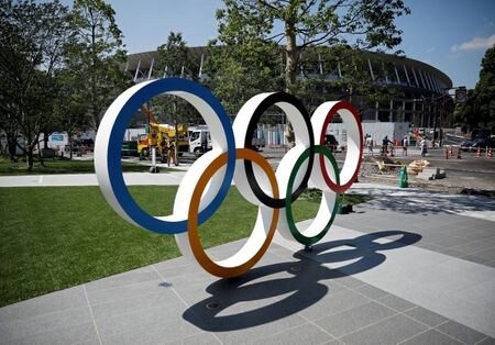 １２月４日、韓国オリンピック委員会は、２０２０年の東京五輪・パラリンピックに参加する選手のために放射線測定器を用意し、韓国産の食材を日本に持ち込むことを計画している。写真は東京の新国立競技場前で６月撮影（２０１９年　ロイター/Issei Kato）