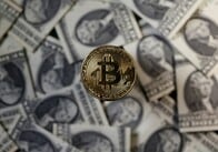 バブル警戒のビットコイン、インフレのジンバブエでは逃避先