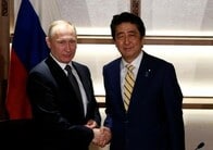 安倍首相、プーチン大統領と「突っ込んだ議論」　16日に成果公表へ