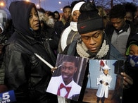 警官に射殺された黒人青年、直前に３度警察に助けを求めていた