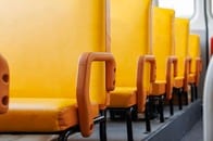 園児バス置き去り死とその報道に見る、「注意不足」のせいにする危うさ