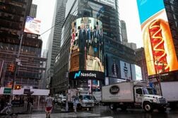 米国株式市場＝ナスダック続落、半導体株安続く　銀行決算まちまち
