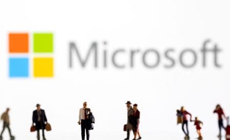 　１１月２８日、複数関係筋がこのほど明らかにしたところによると、米ＩＴ大手マイクロソフトはゲーム大手アクティビジョン・ブリザードの買収計画について、今後数週間以内に欧州連合（ＥＵ）反トラスト（独占禁止）当局に譲歩案を提出する公算が大きい。２月１１日撮影（２０２２年　ロイター/Dado Ruvic）