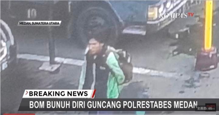 インドネシア・メダンで発生した自爆テロの実行犯とみられる男　KOMPASTV/YouTube