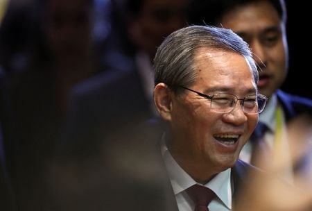 　５月２５日、インドネシアを訪問中の中国の李強首相(写真)は、インドネシアとの協力を強化し、政治的相互信頼と戦略的協調をより高いレベルに引き上げ、リスクと課題に共同で対処する用意があると表明した。２０２４年１０月、ラオスのビエンチャンで撮影（２０２５年　ロイター/Athit Perawongmetha）
