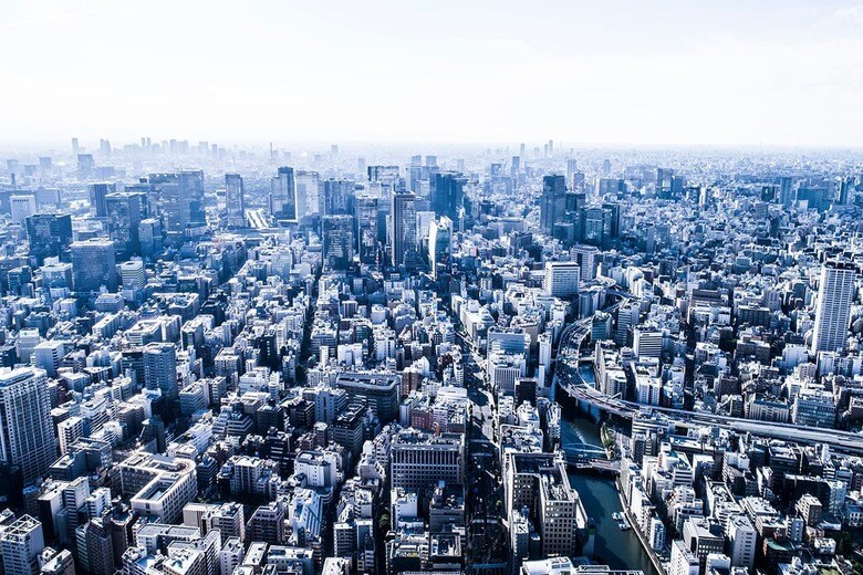 1980年代までは30%台を保っていたが…（写真は東京の街並み）　Leonardo da-Shutterstock